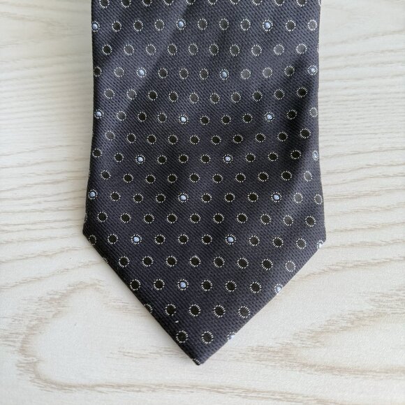 Giorgio Armani 100% Pure Silk Men’s Tie Italy Gray W/ Silver Blue Dots - Picture 2 of 5